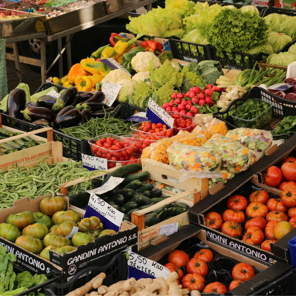 black white minimal simple modern letter a arts gallery logo (2)